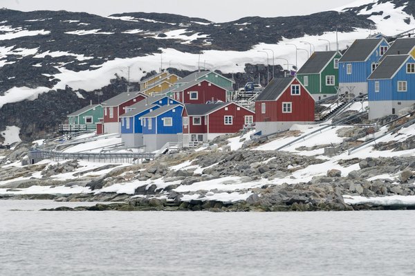 Où participer à une excursion en traineau à chiens au Groenland?